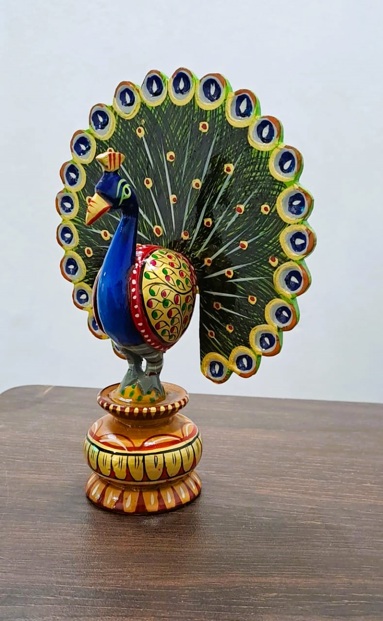 Peacock Decor Dancer Set: Elevate Your Home Gracefully