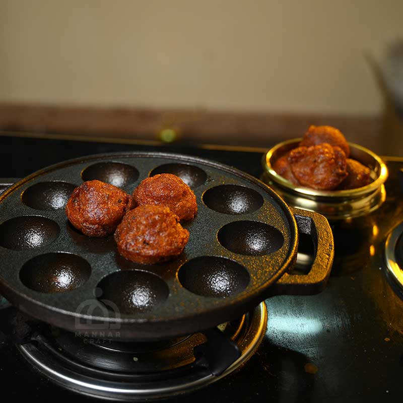 2 Kgs Cast Iron Paniyaram Pan Pits, For Restaurant, Cookware