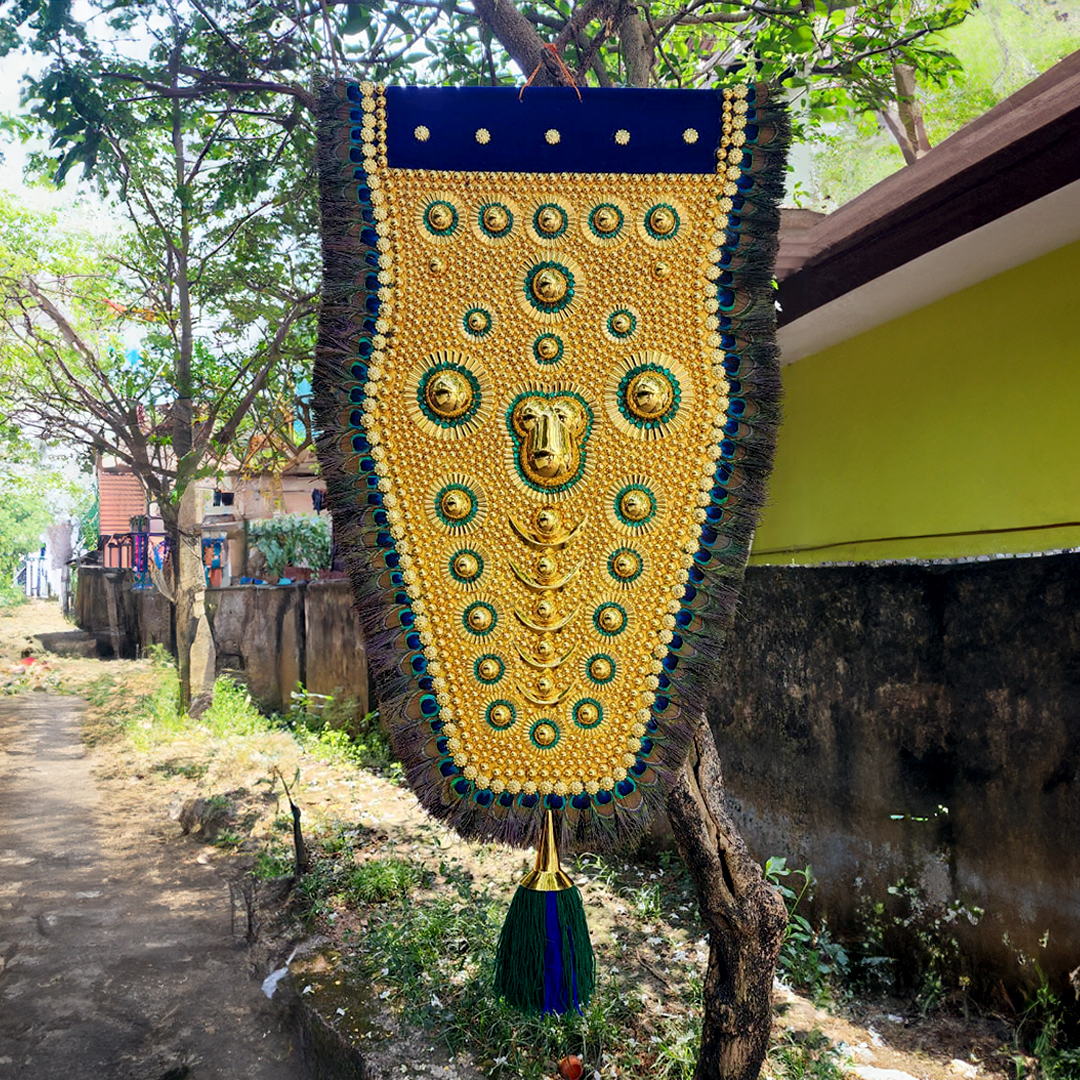 mannar-craft-store-mayilpeeli-peacock-feather-nettipattam